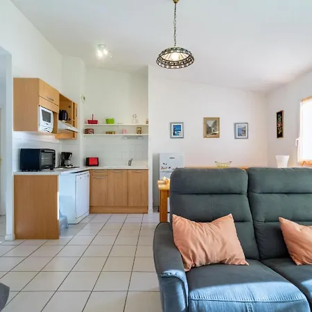Apartment Jardins De Pontaillac-1 By Interhome Pontaillac